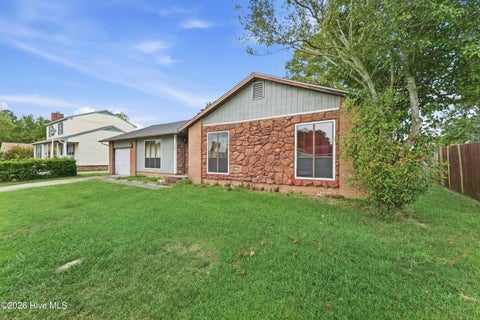 Tiny photo for 304 Branchwood Court, Jacksonville, NC 28546 (MLS # 100605937)