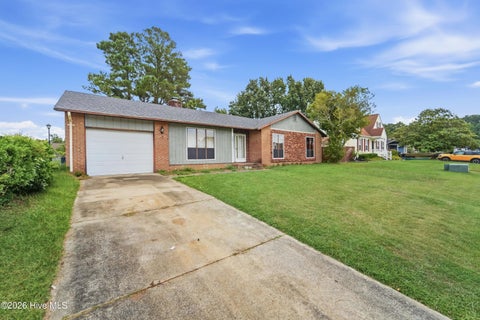 Tiny photo for 304 Branchwood Court, Jacksonville, NC 28546 (MLS # 100605937)