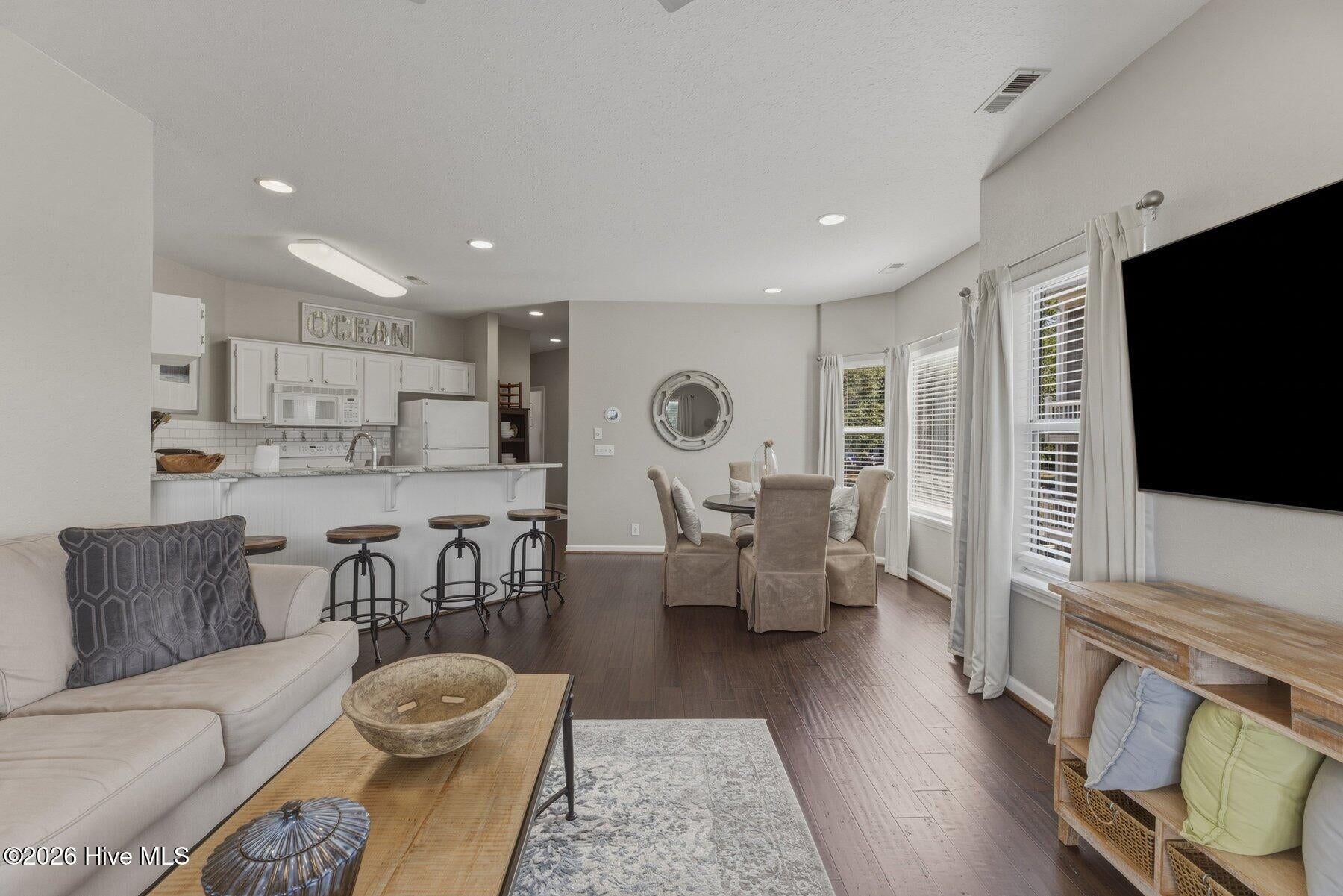 219 Kings Trail 1303