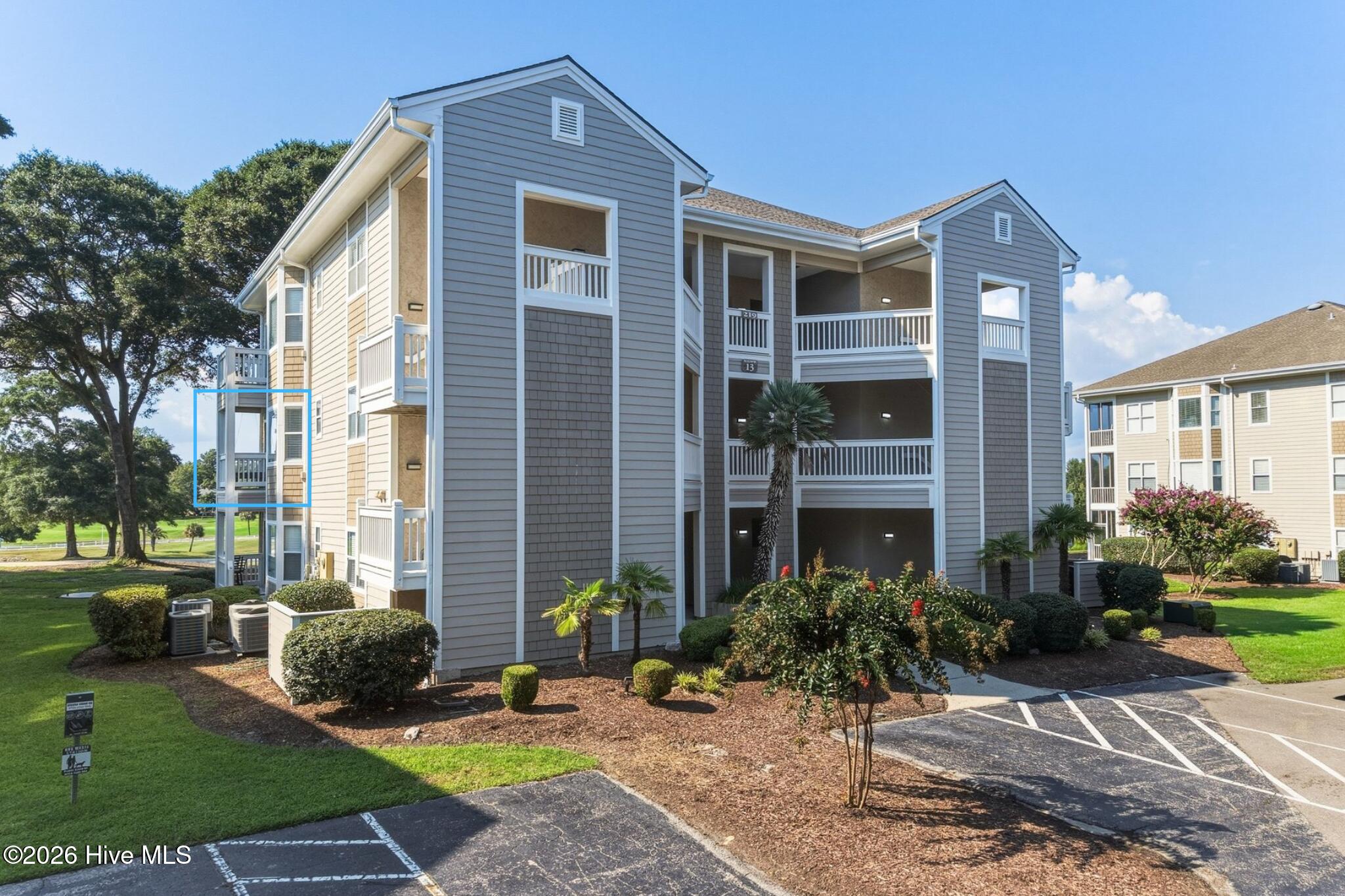 219 Kings Trail 1303