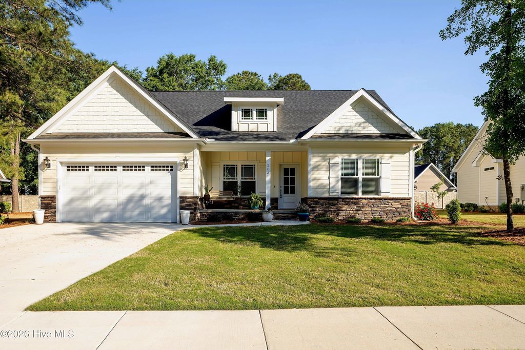Photo of 203 Fountain Drive, Clinton, NC 28328 (MLS # 100567079)