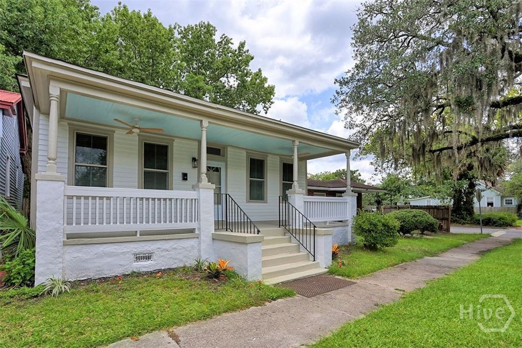 Photo of 922 E 37th Street, Savannah, GA 31401 (MLS # SA360225)