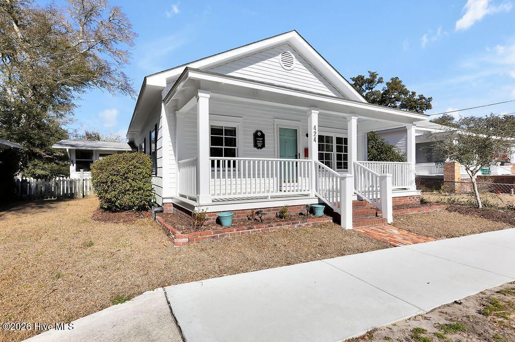 Photo of 424 W West Street, Southport, NC 28461 (MLS # 100553001)