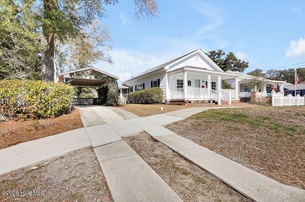 Photo of 424 W West Street, Southport, NC 28461 (MLS # 100553001)