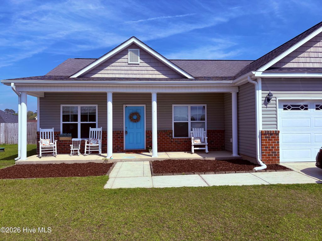 Photo of 174 Moonstone Court, Jacksonville, NC 28546 (MLS # 100568227)