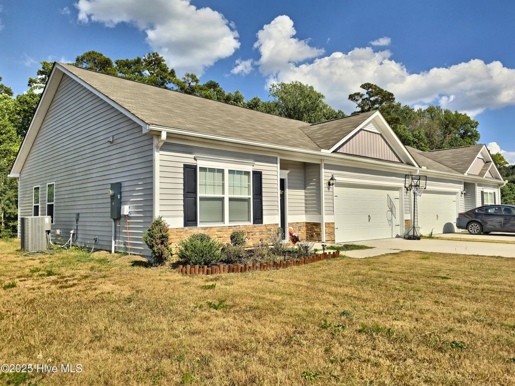 Photo of 106 Drake Village Drive, Goldsboro, NC 27530 (MLS # 100553621)