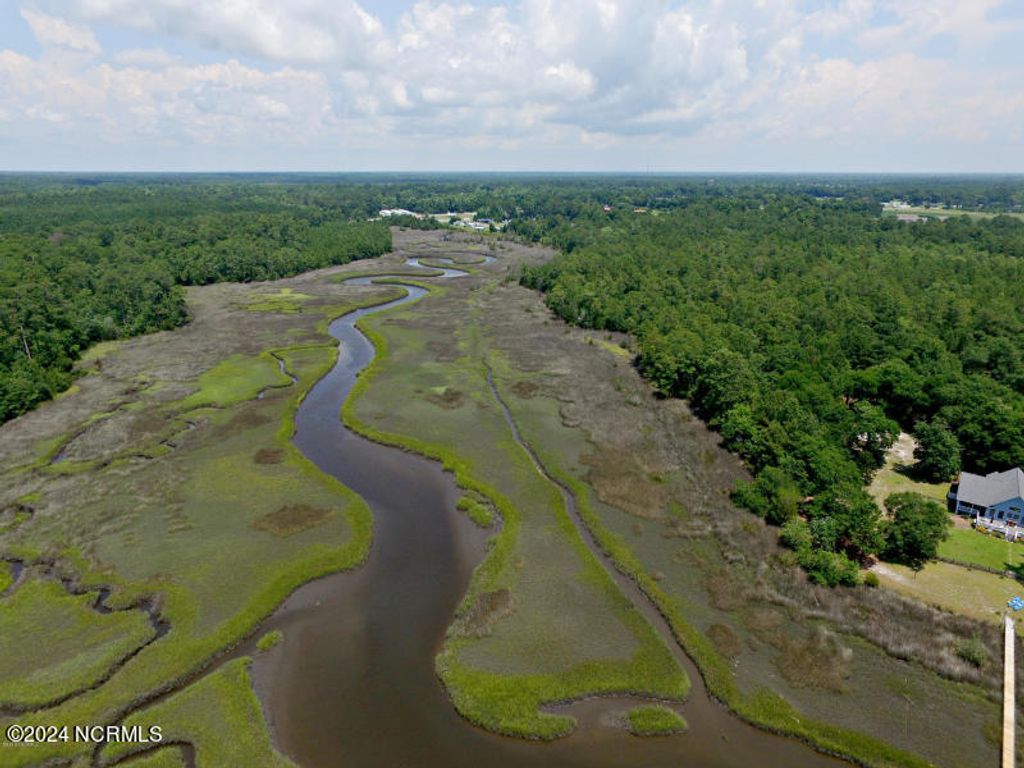 Photo of 4 Willis Landing Road, Hubert, NC 28539 (MLS # 100501603)