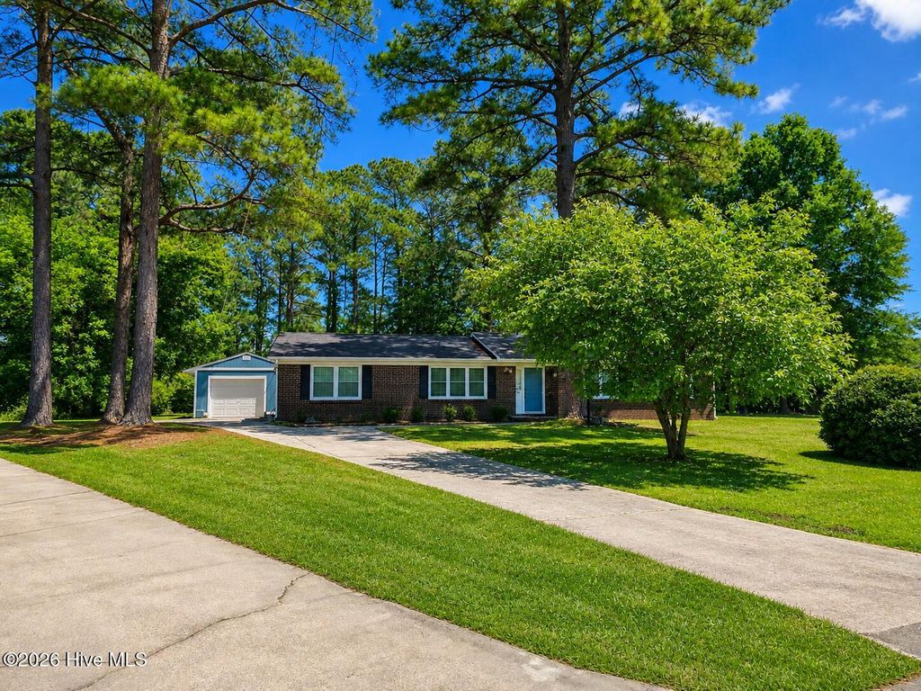 Photo of 34 Heritage Court, Jacksonville, NC 28540 (MLS # 100573256)