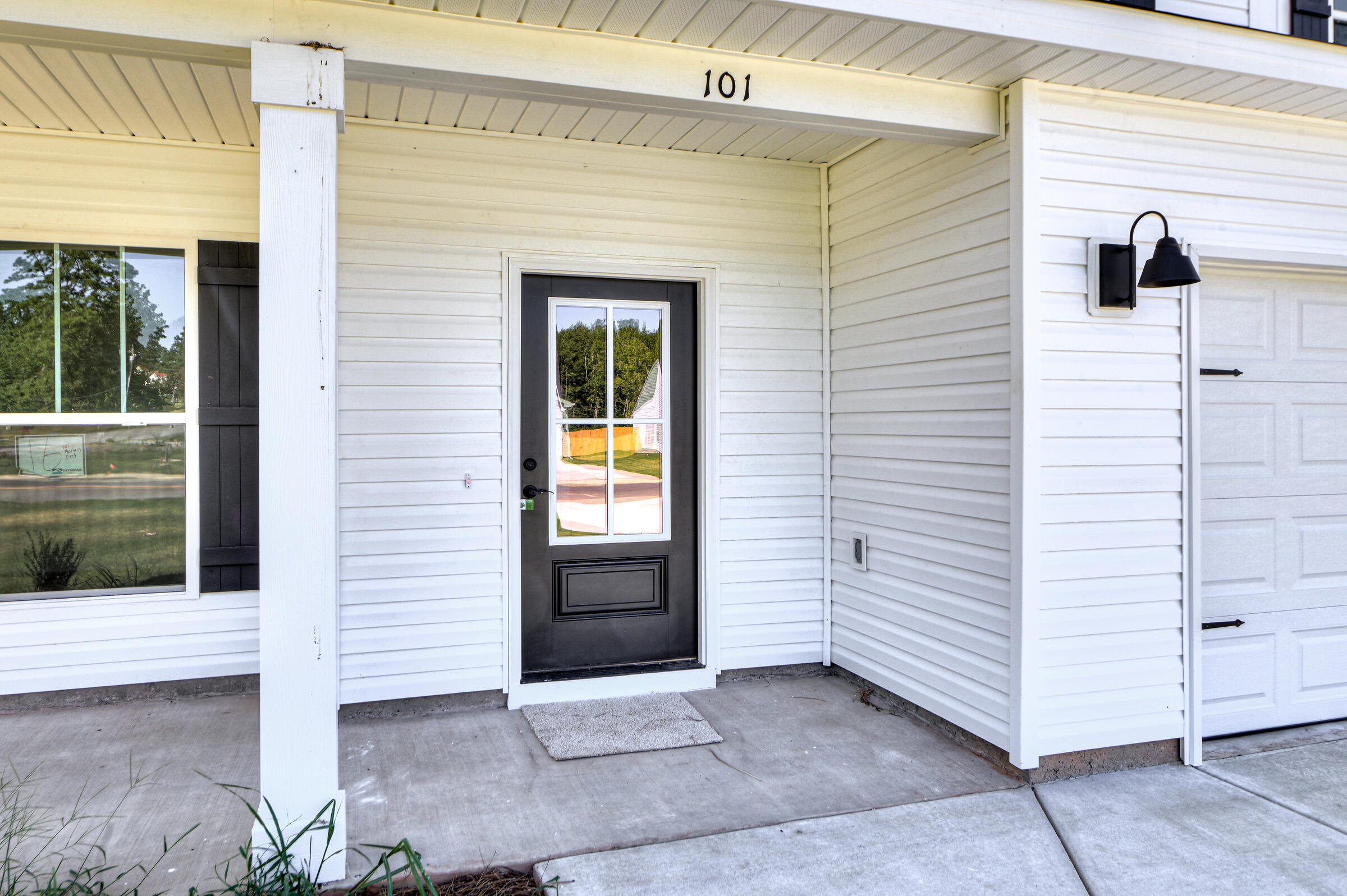 472 Parakeet Court