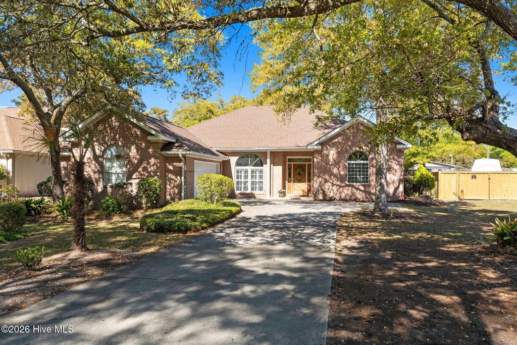 Photo of 1872 Oak Harbour Drive SW, Ocean Isle Beach, NC 28469 (MLS # 100567853)