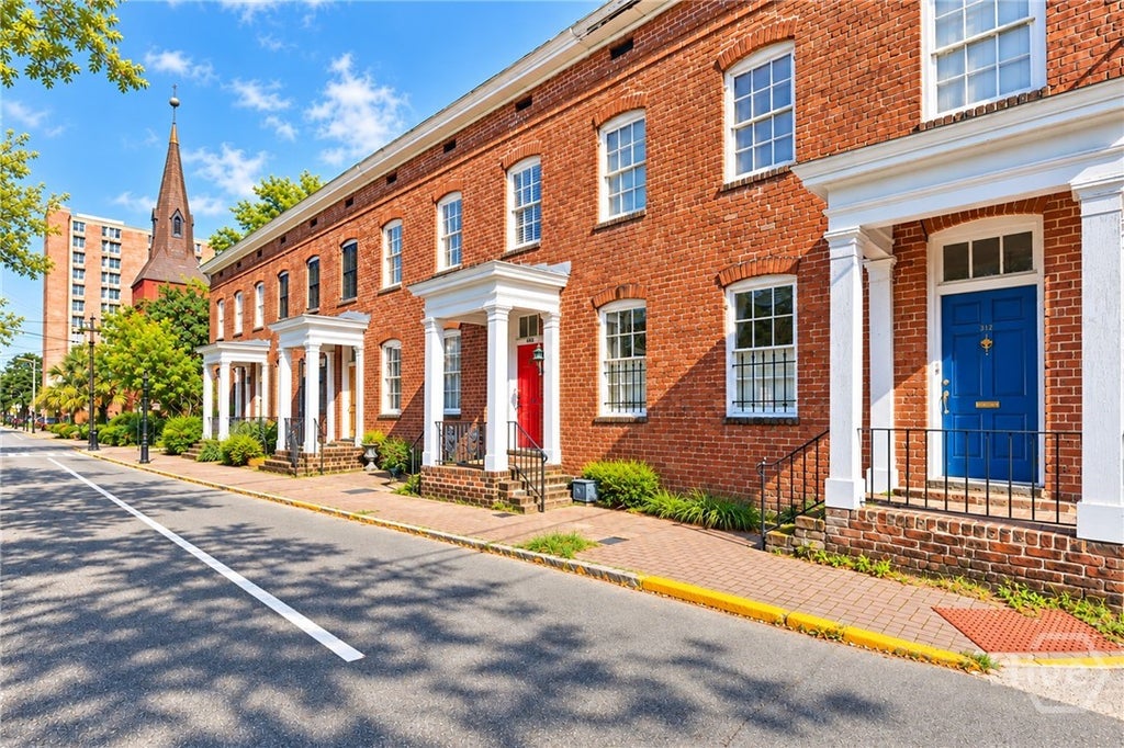 Photo of 440 Lincoln Street, Savannah, GA 31401 (MLS # SA367066)