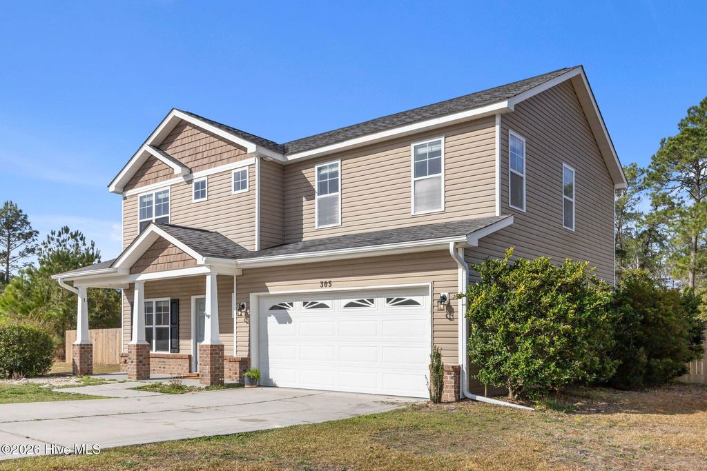 Photo of 305 Inverness Drive, Hubert, NC 28539 (MLS # 100557440)