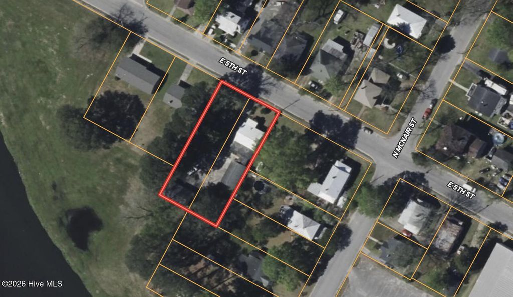 Photo of 415 E 5th Street, Washington, NC 27889 (MLS # 100566703)