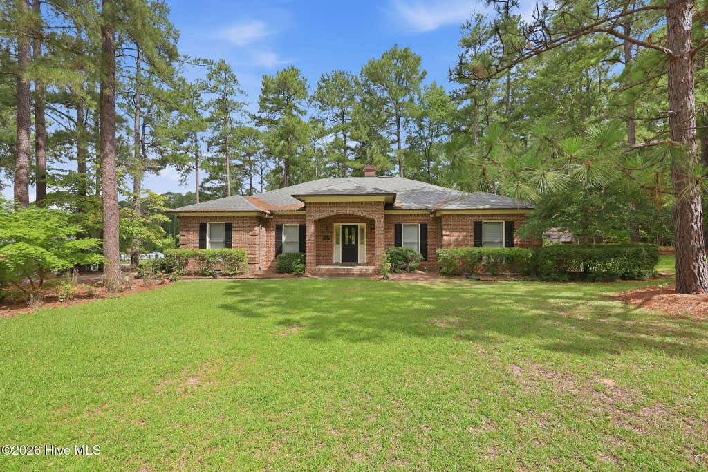 Photo of 335 W Hedgelawn Way, Southern Pines, NC 28387 (MLS # 100594230)