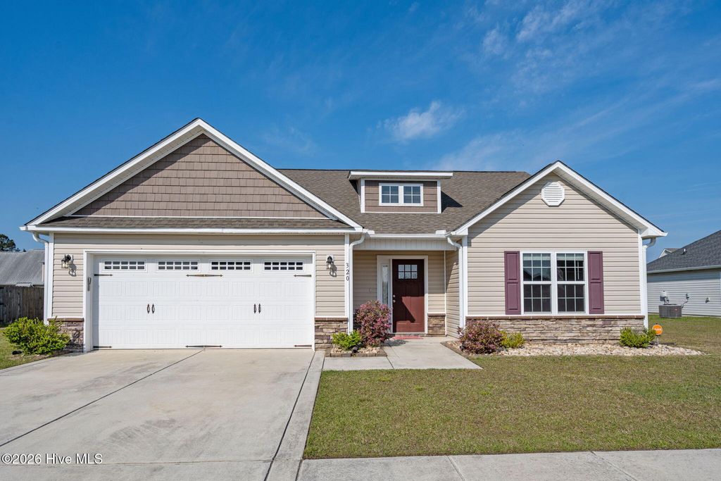 Photo of 320 Aquamarine Circle, Jacksonville, NC 28546 (MLS # 100564083)