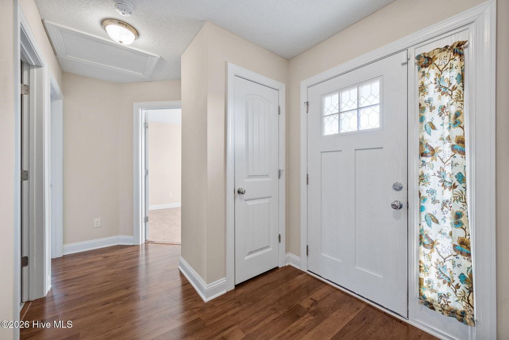 Photo of 320 Aquamarine Circle, Jacksonville, NC 28546 (MLS # 100564083)