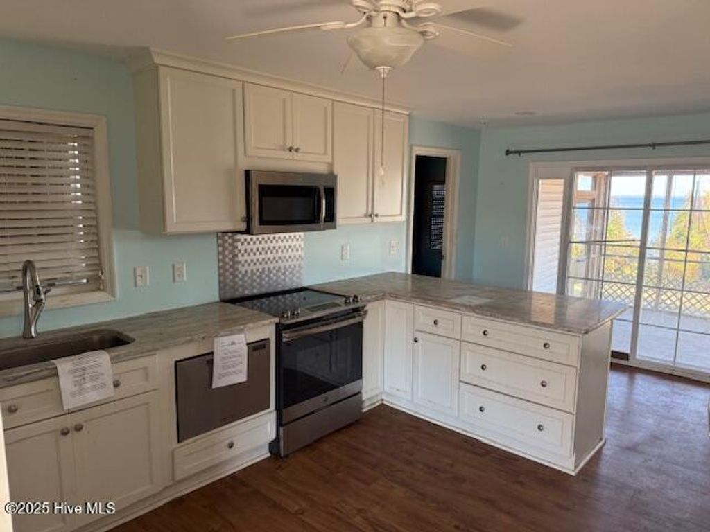 Photo of 913 Stately Pines Road, New Bern, NC 28560 (MLS # 100551639)