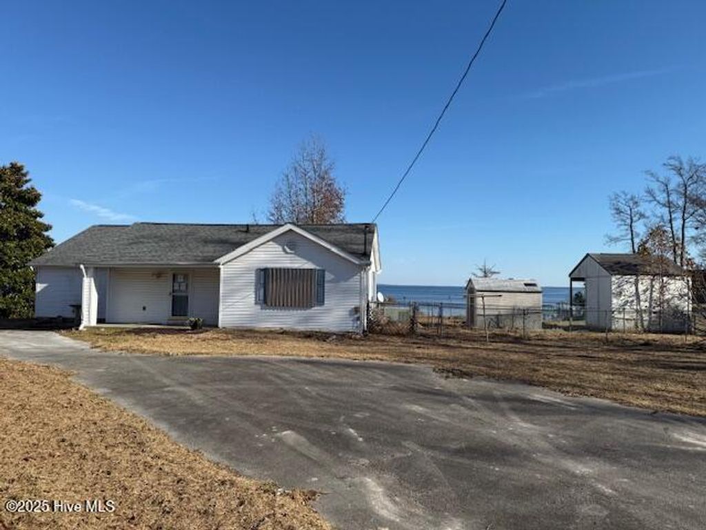 Photo of 913 Stately Pines Road, New Bern, NC 28560 (MLS # 100551639)