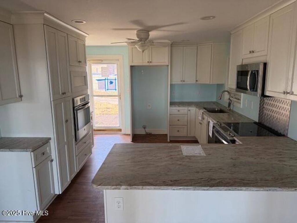 Photo of 913 Stately Pines Road, New Bern, NC 28560 (MLS # 100551639)