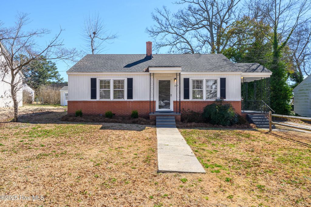Photo of 207 Morrison Avenue, Tarboro, NC 27886 (MLS # 100557174)