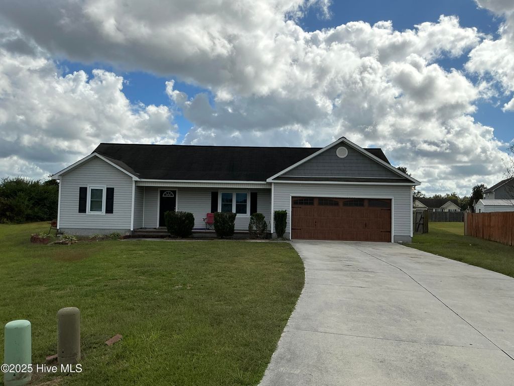 Photo of 302 Brigham Court, Jacksonville, NC 28540 (MLS # 100523026)
