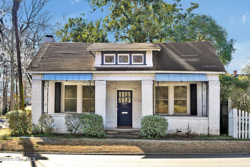 Photo of 2024 Market Street, Wilmington, NC 28403 (MLS # 100544922)