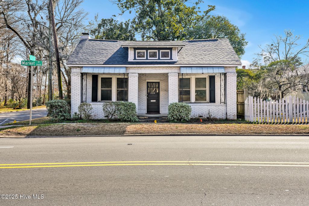 Photo of 2024 Market Street, Wilmington, NC 28403 (MLS # 100544922)