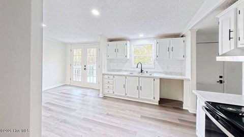 Tiny photo for 410 Pond View Circle, Hampstead, NC 28443 (MLS # 100554410)