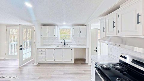 Tiny photo for 410 Pond View Circle, Hampstead, NC 28443 (MLS # 100554410)