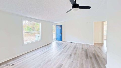 Tiny photo for 410 Pond View Circle, Hampstead, NC 28443 (MLS # 100554410)