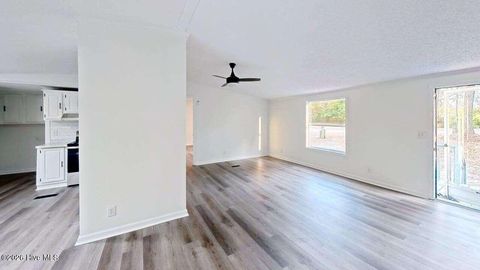 Tiny photo for 410 Pond View Circle, Hampstead, NC 28443 (MLS # 100554410)