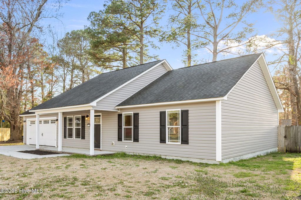 Photo of 104 Cypress Court, Jacksonville, NC 28540 (MLS # 100558814)