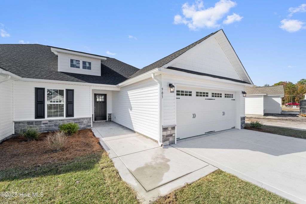 Photo of 903 Miranda Court, Jacksonville, NC 28546 (MLS # 100493464)