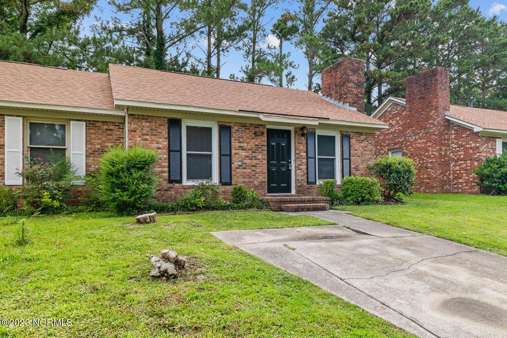 Photo of 111 Windsor Court, Jacksonville, NC 28546 (MLS # 100607765)