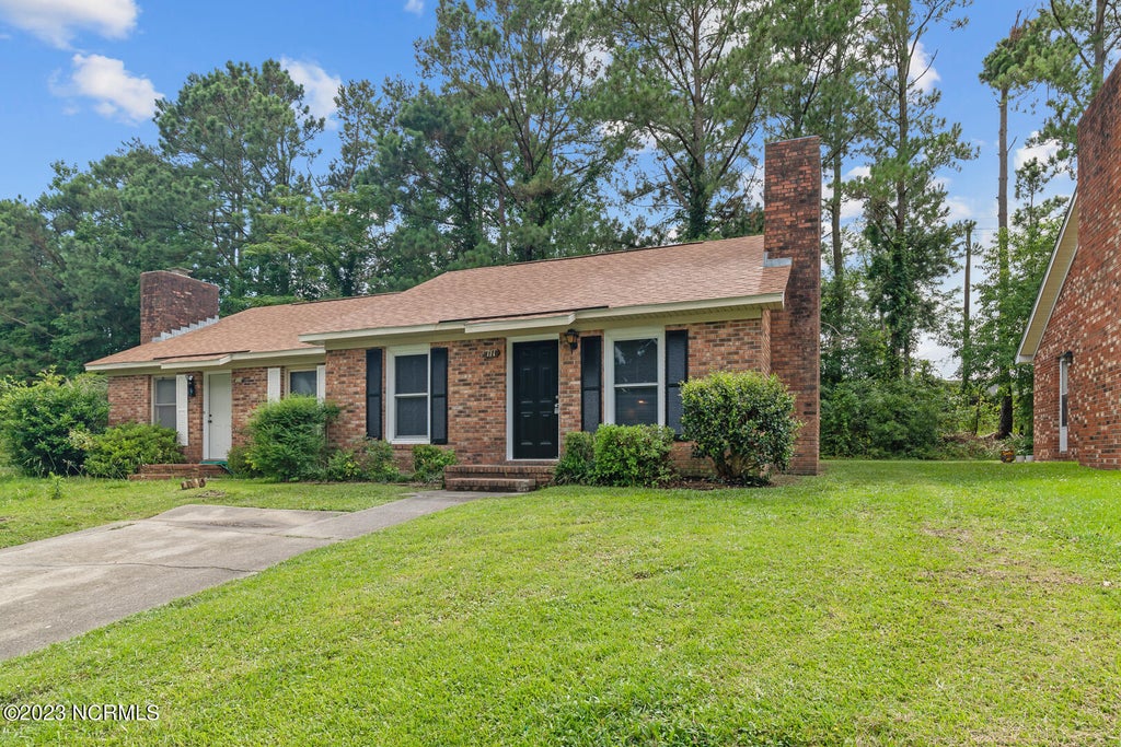 Photo of 111 Windsor Court, Jacksonville, NC 28546 (MLS # 100607765)