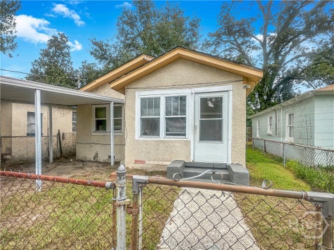 Homes For Rent - 1208 Murphy Avenue<br/> Savannah, GA 31415
