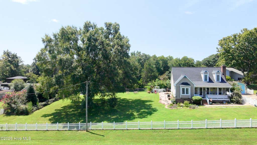 Photo of 1070 W River Run, Asheboro, NC 27205 (MLS # 100595922)
