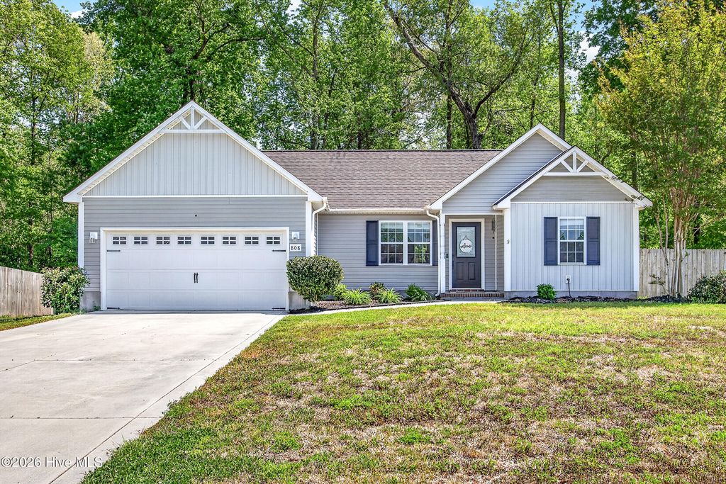 Photo of 808 Little Roxy Court, Jacksonville, NC 28540 (MLS # 100568370)