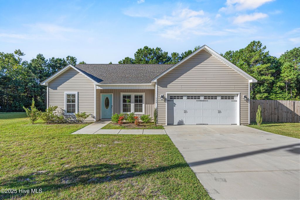 Photo of 139 Queens Haven Road, Hubert, NC 28539 (MLS # 100531744)