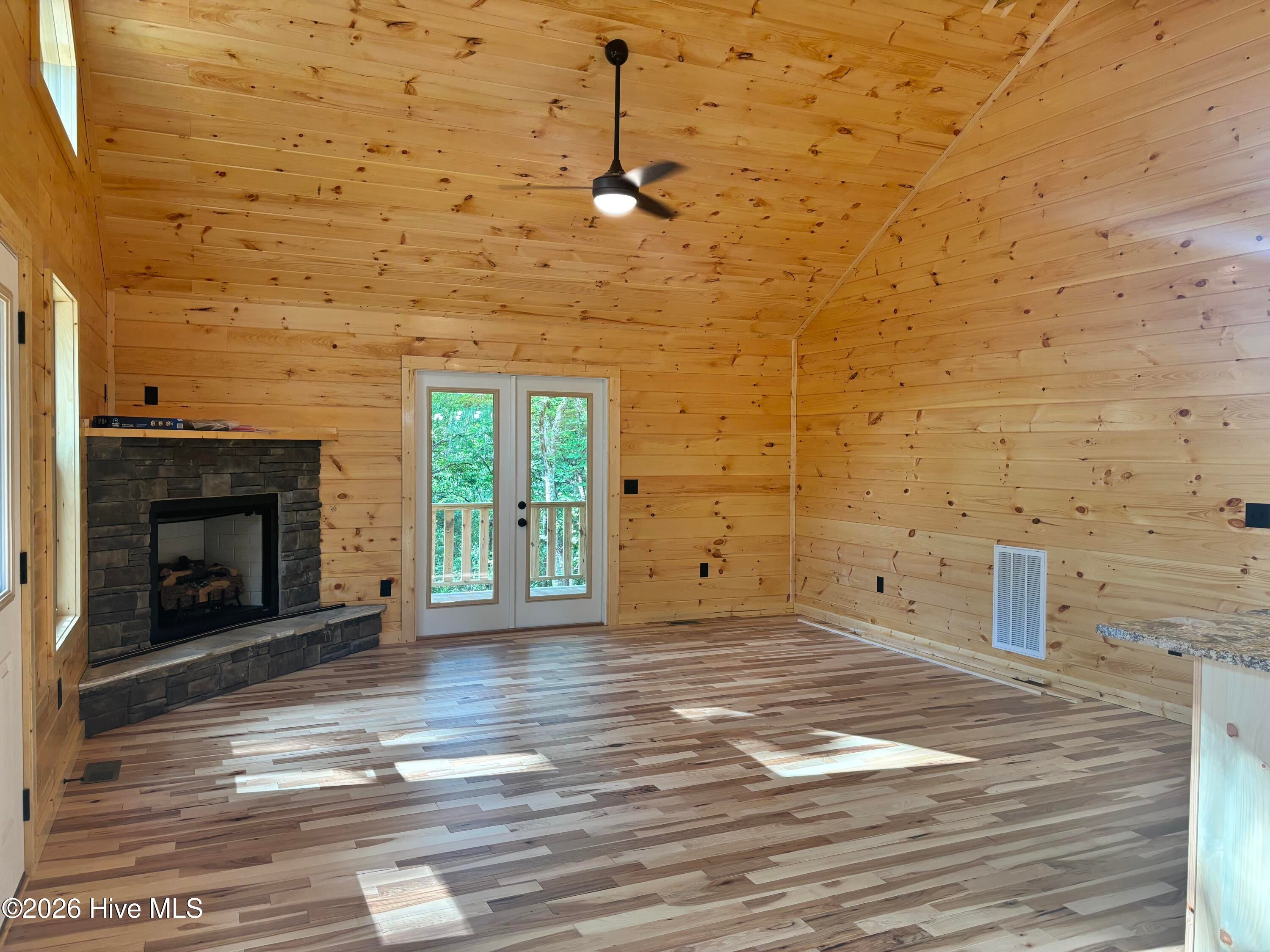83 Noelles Pass - Photo 2