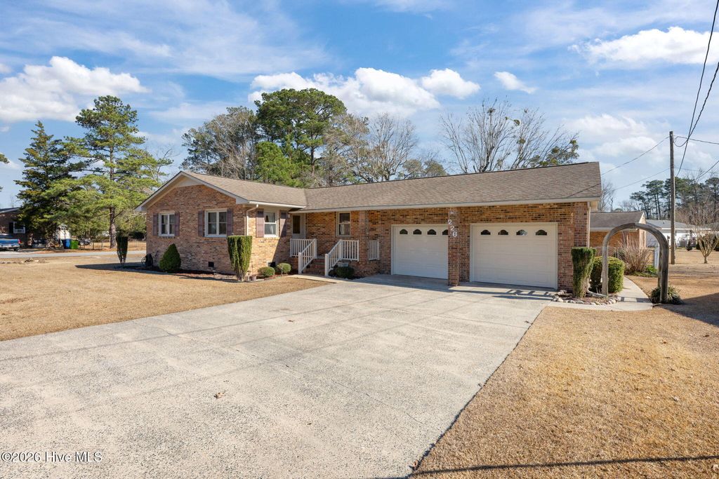 Photo of 226 Hollywood Boulevard, Havelock, NC 28532 (MLS # 100550518)