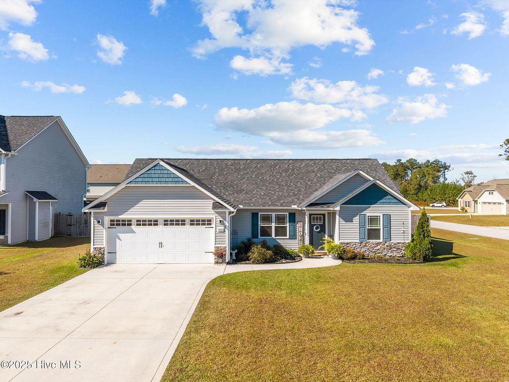 Photo of 800 Cross Wind Court, Sneads Ferry, NC 28460 (MLS # 100537004)