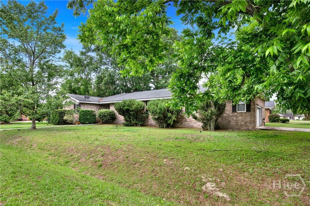 Photo of 102 Quail Street, Savannah, GA 31419 (MLS # SA356102)