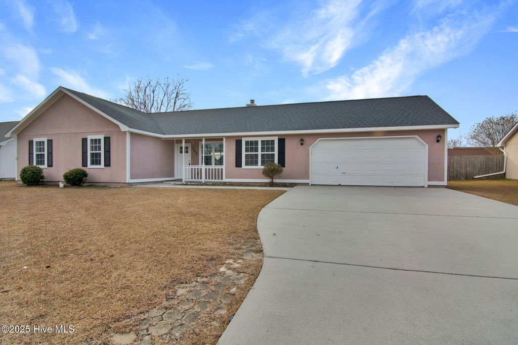 Photo of 240 Parnell Road, Hubert, NC 28539 (MLS # 100547200)