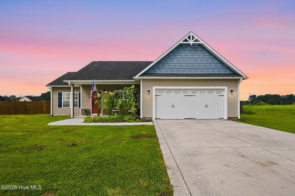 Photo of 105 Mingo Drive, Richlands, NC 28574 (MLS # 100598879)