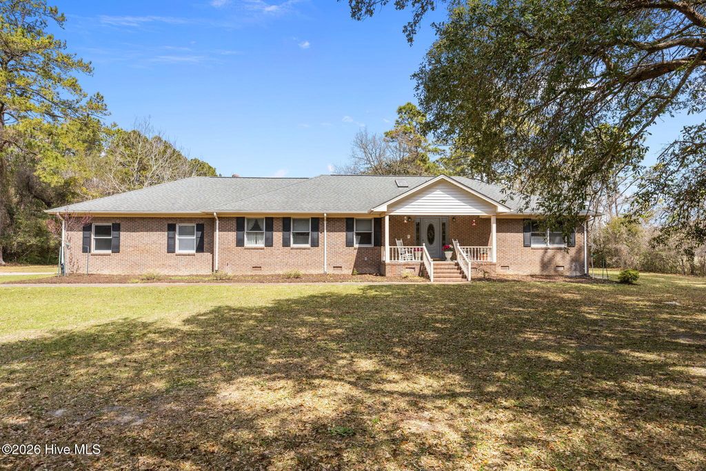 Photo of 724 Highway 24, Newport, NC 28570 (MLS # 100563072)