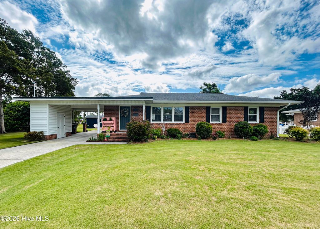 Photo of 1014 Schall Place, Jacksonville, NC (MLS # 100572779)