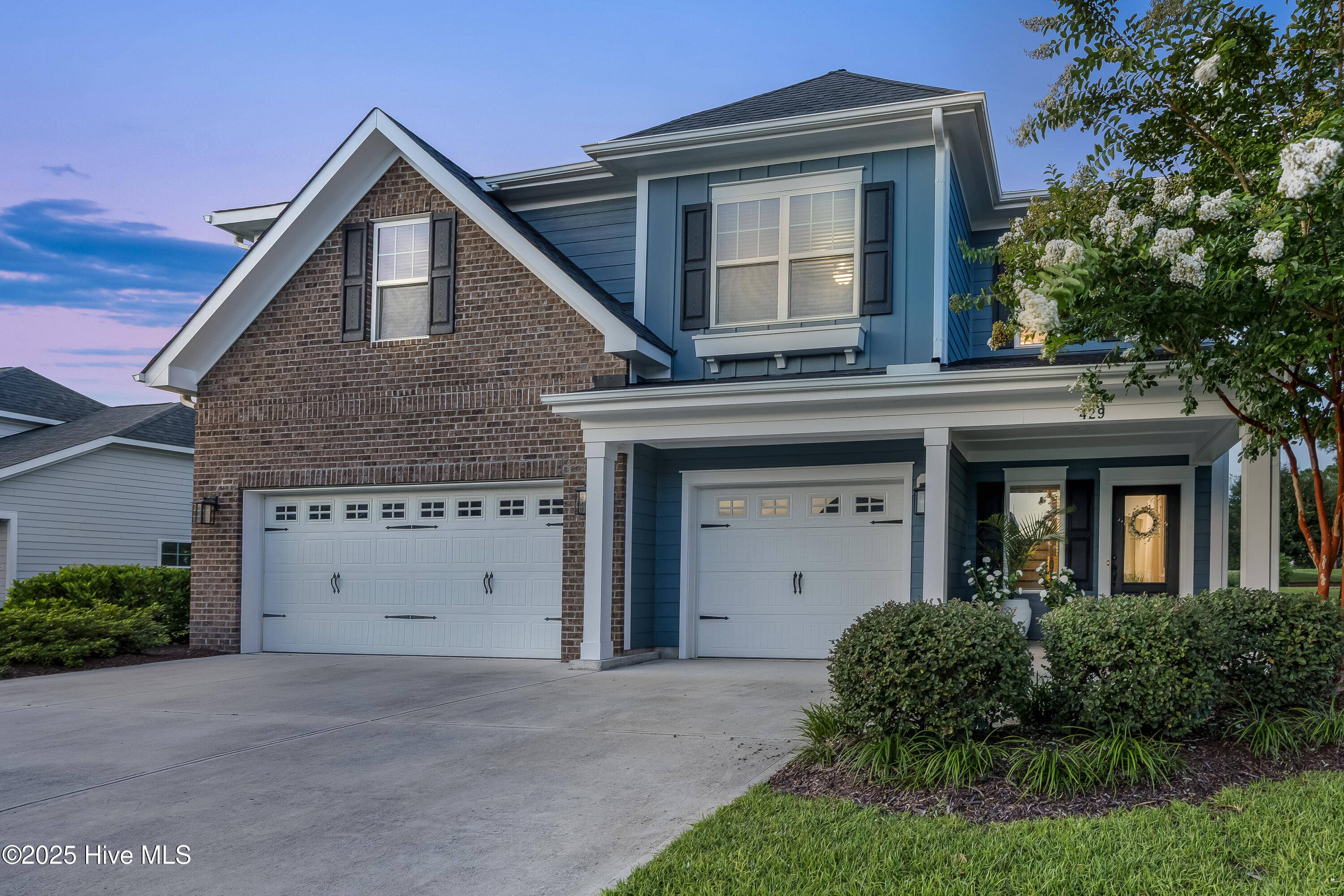 429 Island End Court