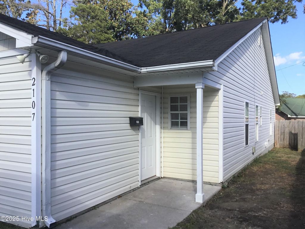 Photo of 2107 Dexter Street, Wilmington, NC 28403 (MLS # 100540495)