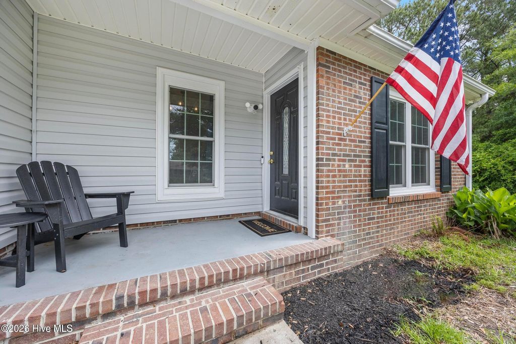 Photo of 429 Crows Nest Lane, Sneads Ferry, NC 28460 (MLS # 100584803)